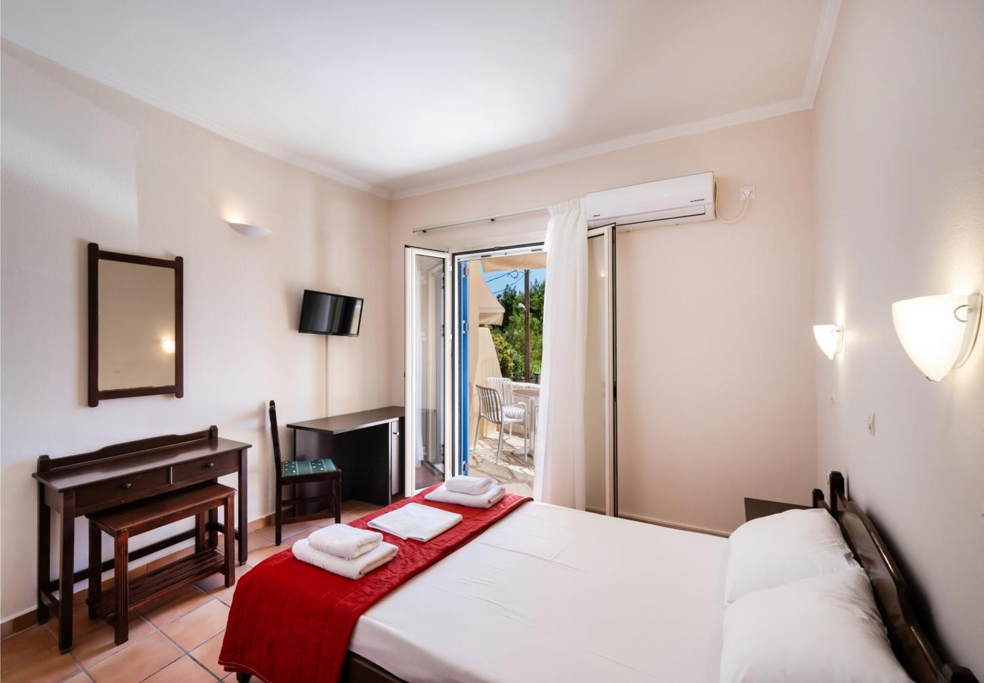 Ionio Hotel Nikiana Eksteriør billede